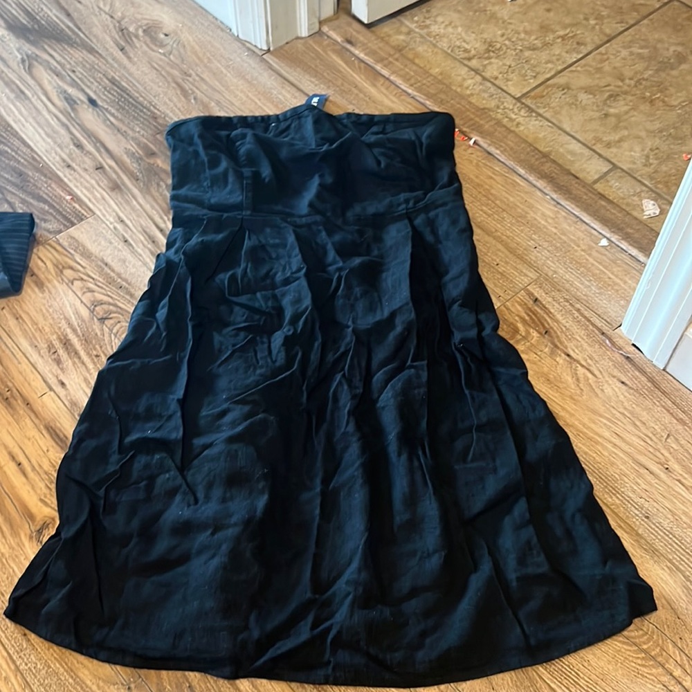 BNWT black linen strapless dress with a zipper side